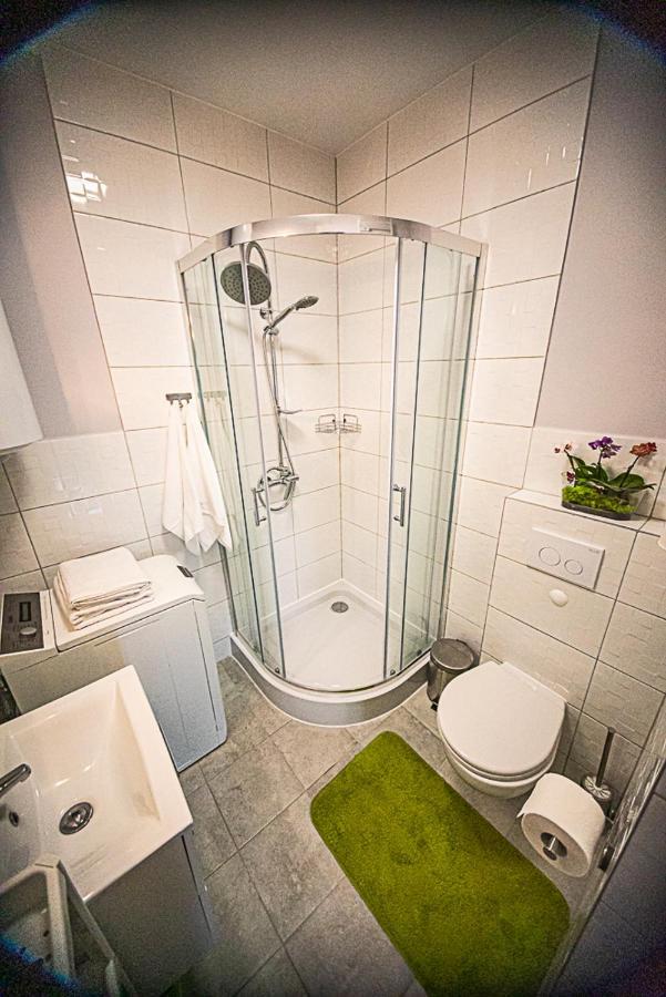 Apartament Marklissa เลชนา ภายนอก รูปภาพ