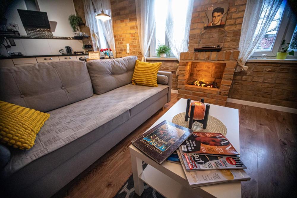 Apartament Marklissa เลชนา ภายนอก รูปภาพ