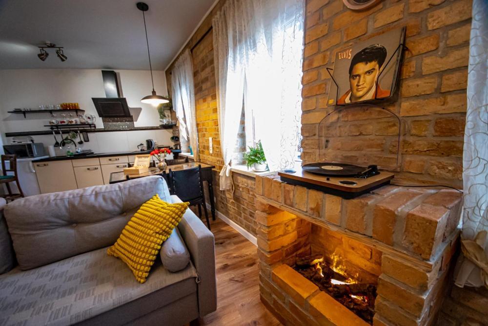 Apartament Marklissa เลชนา ภายนอก รูปภาพ