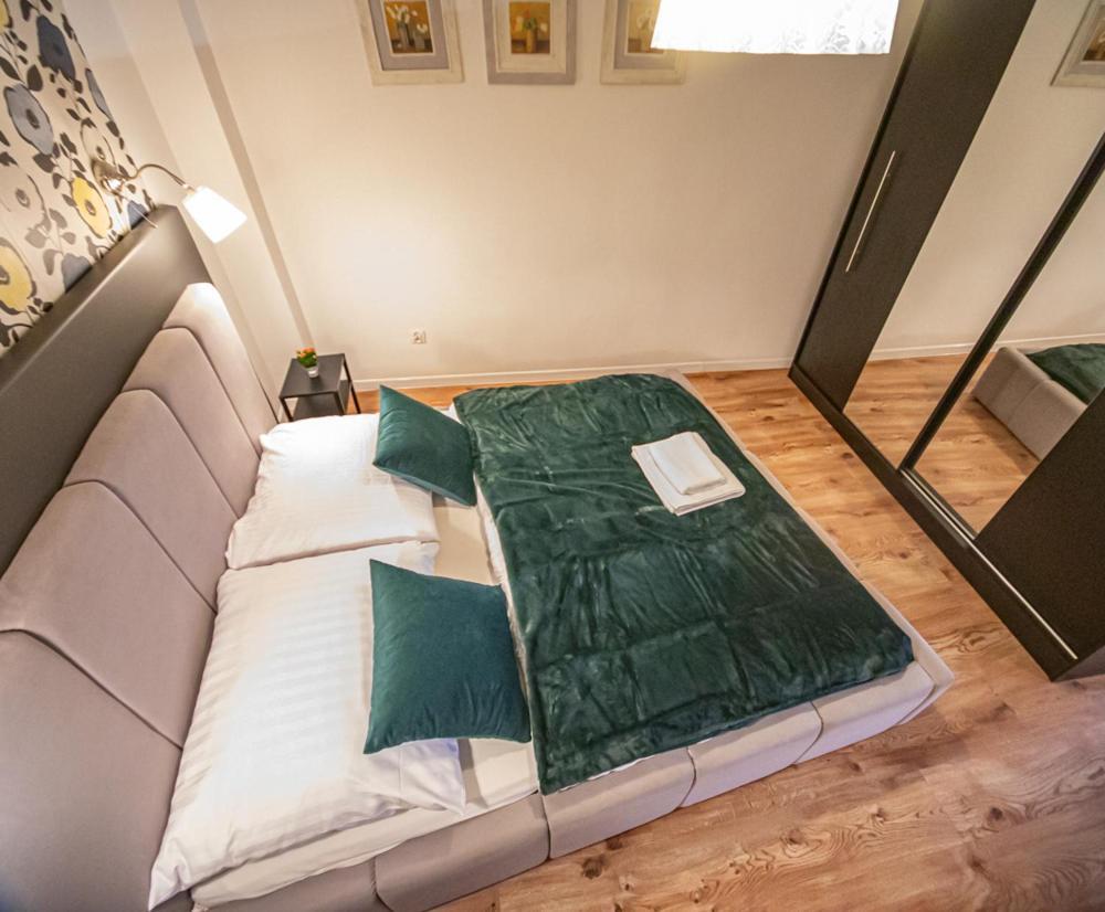 Apartament Marklissa เลชนา ภายนอก รูปภาพ